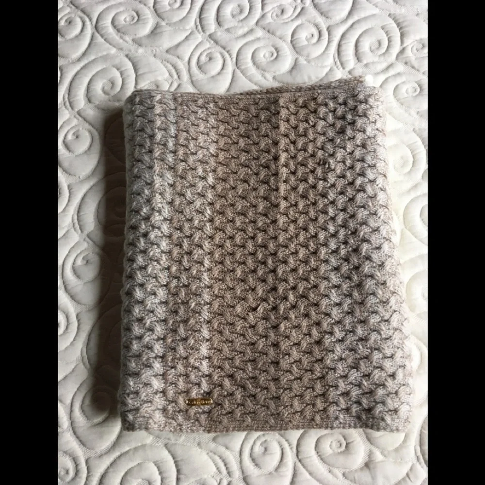 ⭐️Calvin Klein knit scarf⭐️